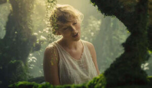 TAYLOR Swift Folklore